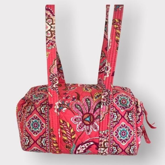 Vera Bradley Handbags - VERA BRADLEY Floral Pink multicolor paisley print quilted small baguette bag EUC
